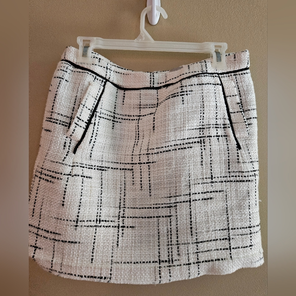 Asos tweed mini skirt size 8 in white